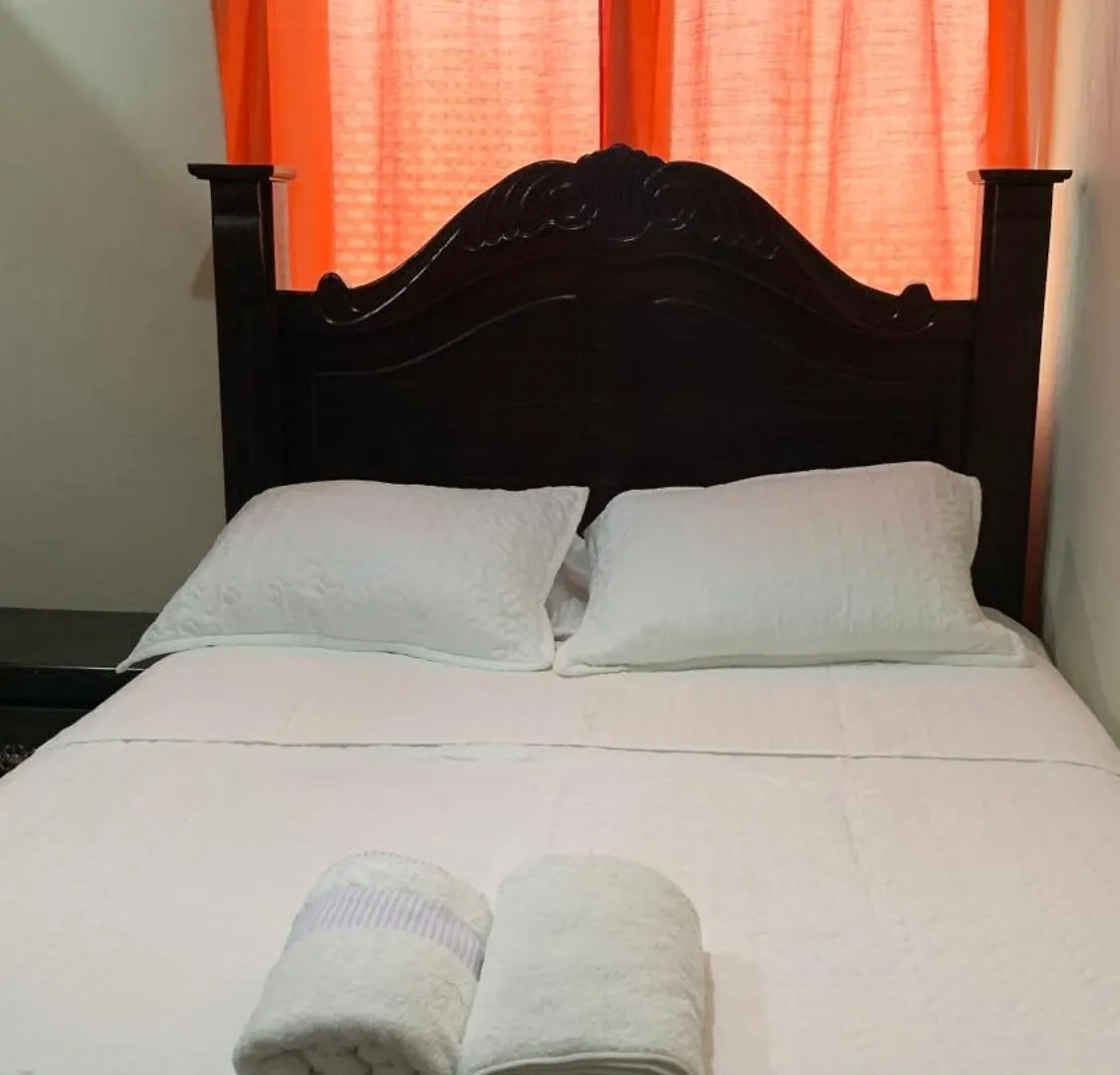 ApartaHotel Dona Reyna Habitaciones Compartidas El Higo