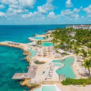 5* Resort Tracadero